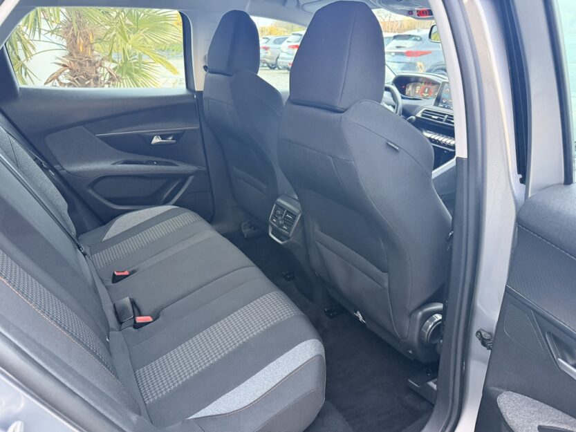 Voiture PEUGEOT 3008