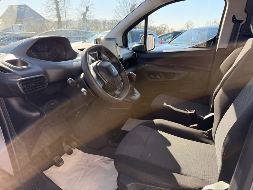 Voiture PEUGEOT PARTNER