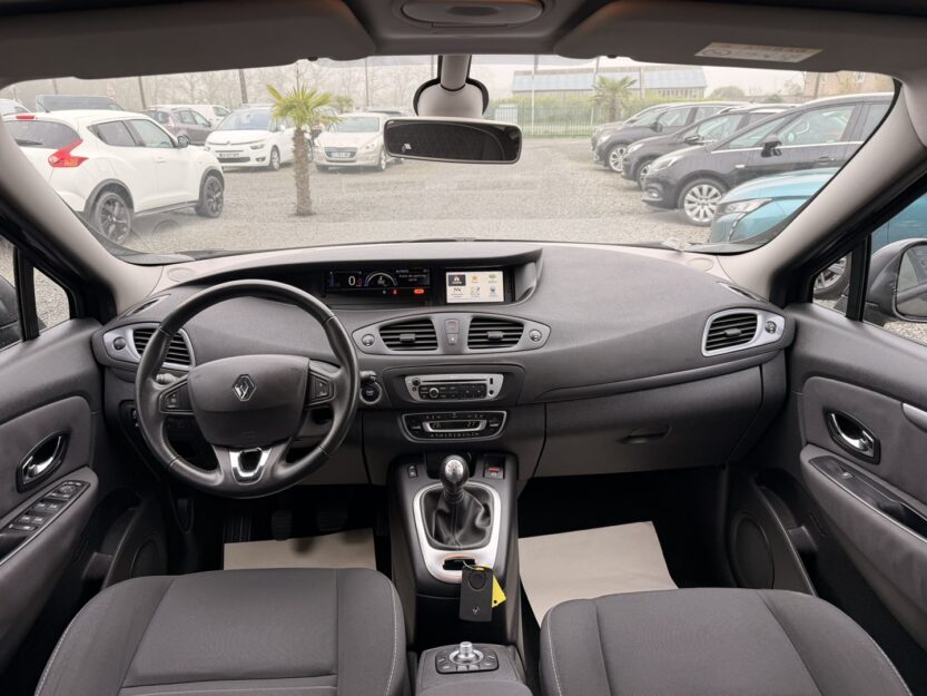 Voiture RENAULT GRAND SCENIC III