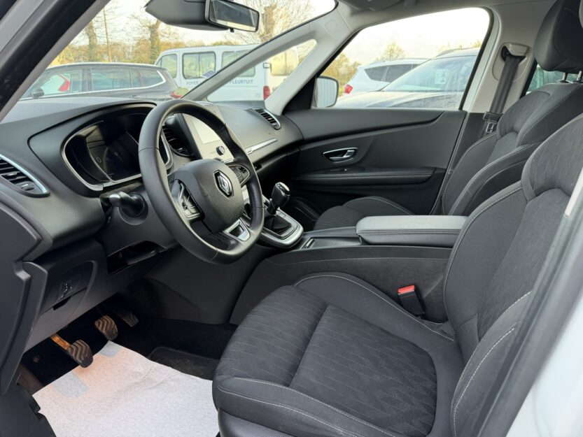 Voiture RENAULT GRAND SCENIC IV