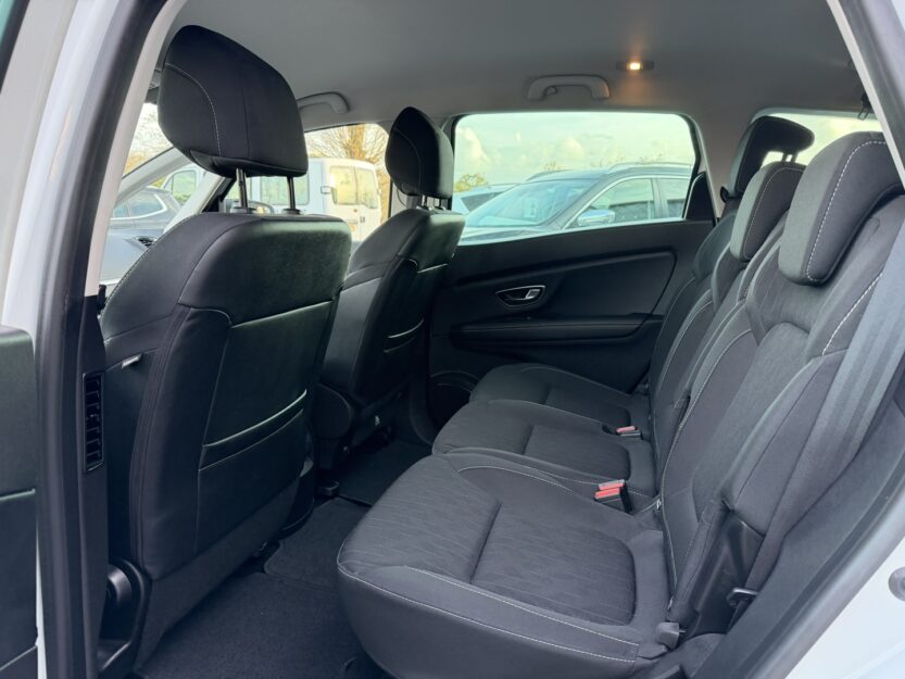 Voiture RENAULT GRAND SCENIC IV