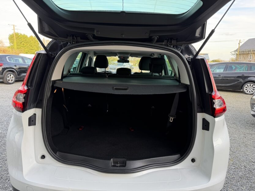 Voiture RENAULT GRAND SCENIC IV