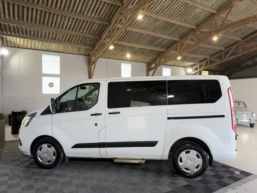 Voiture FORD TRANSIT CUSTOM KOMBI