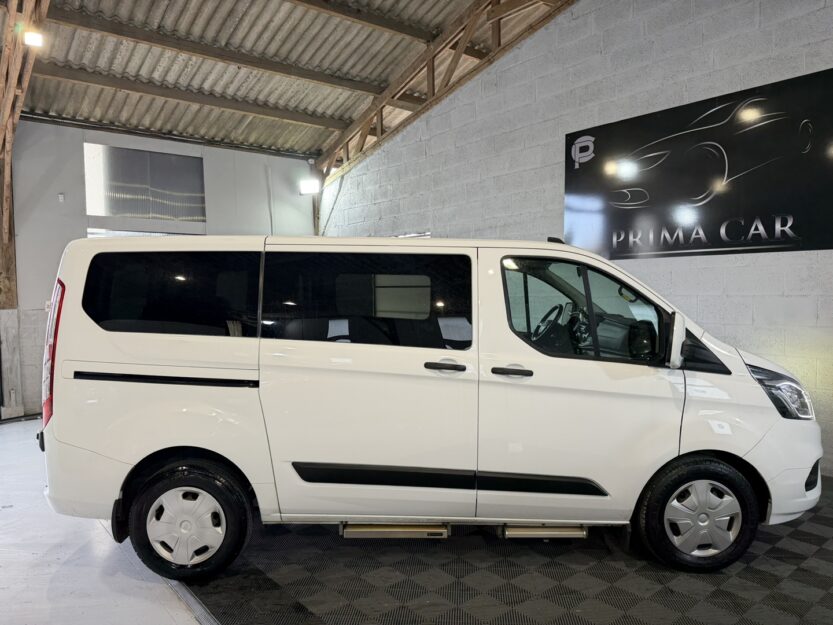 Voiture FORD TRANSIT CUSTOM KOMBI