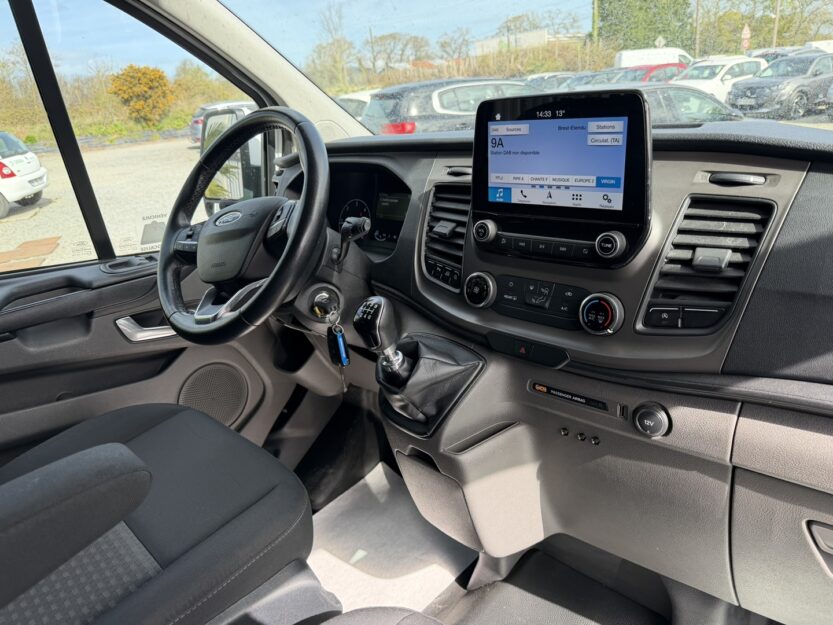 Voiture FORD TRANSIT CUSTOM KOMBI