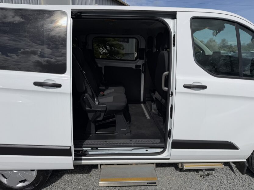 Voiture FORD TRANSIT CUSTOM KOMBI