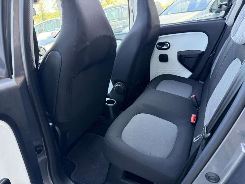 Voiture RENAULT TWINGO III