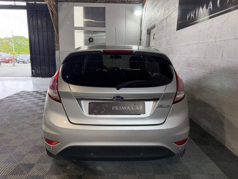 Voiture FORD FIESTA