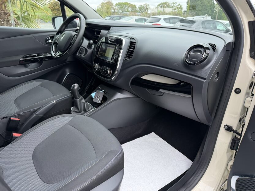 Voiture RENAULT CAPTUR