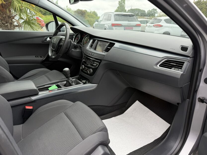 Voiture PEUGEOT 508 SW