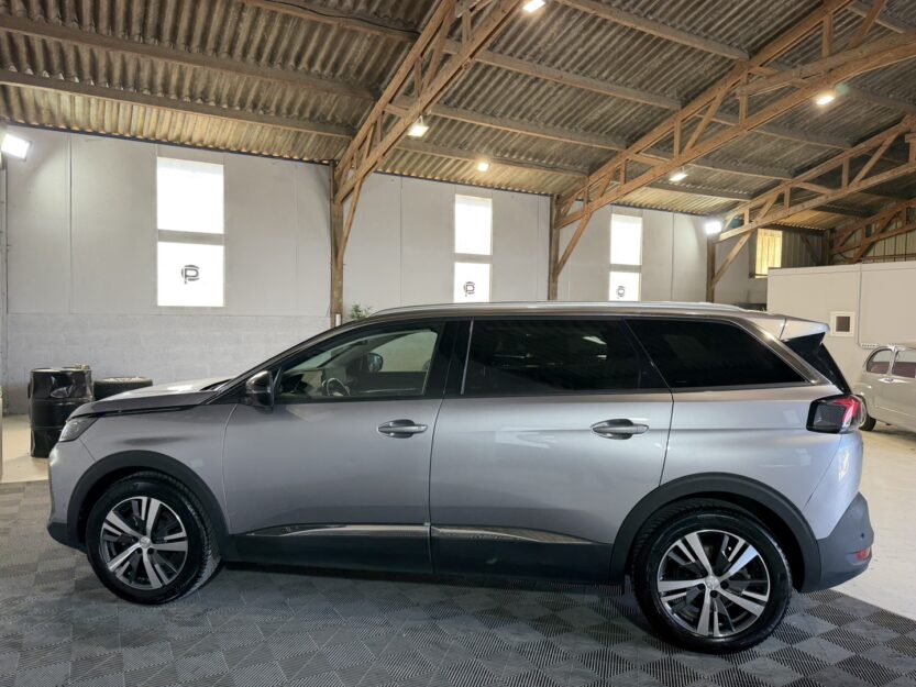 Voiture PEUGEOT 5008