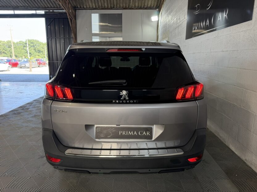 Voiture PEUGEOT 5008