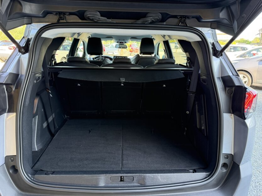 Voiture PEUGEOT 5008