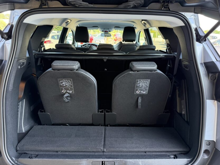 Voiture PEUGEOT 5008
