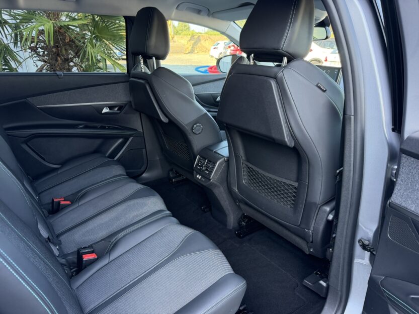 Voiture PEUGEOT 5008