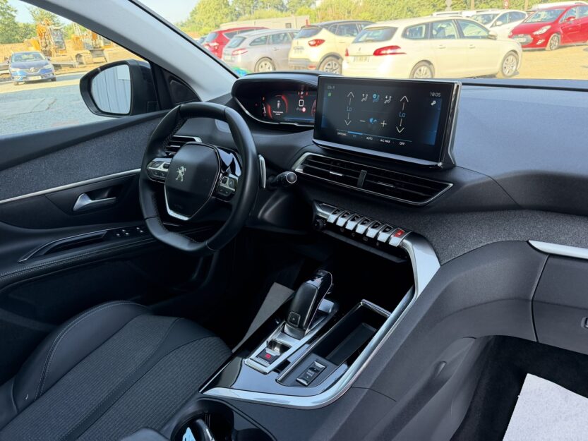 Voiture PEUGEOT 5008