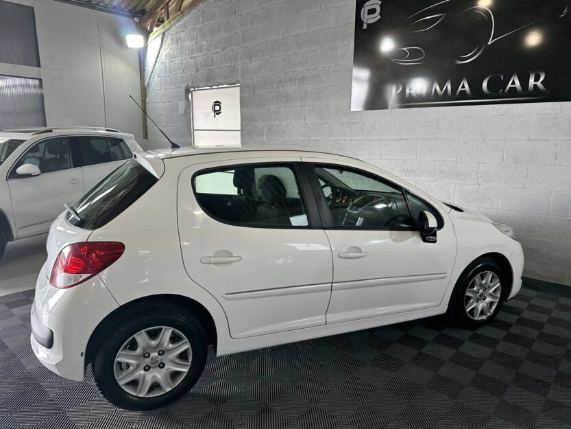 Voiture PEUGEOT 207+