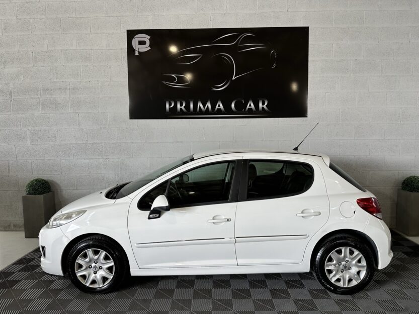 Voiture PEUGEOT 207+