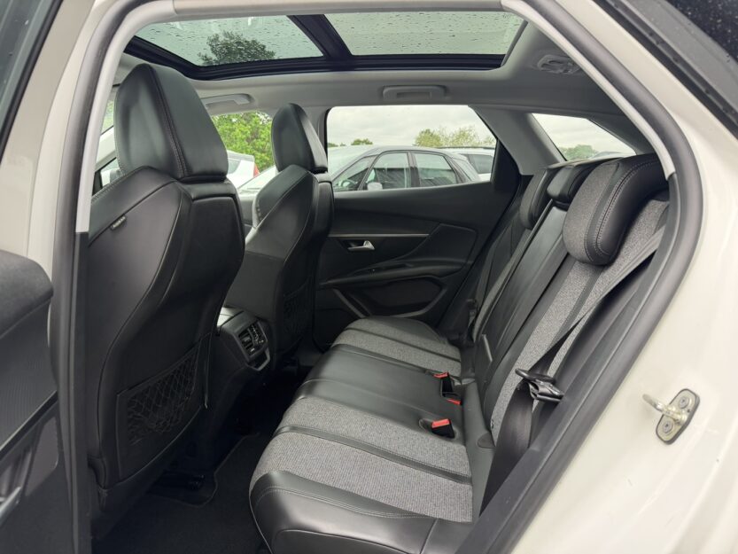 Voiture PEUGEOT 3008