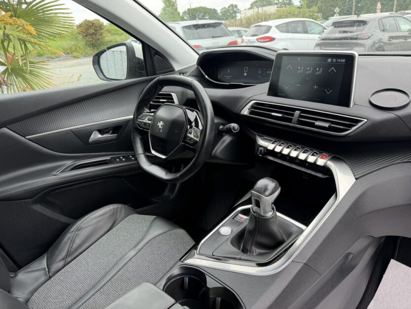 Voiture PEUGEOT 3008