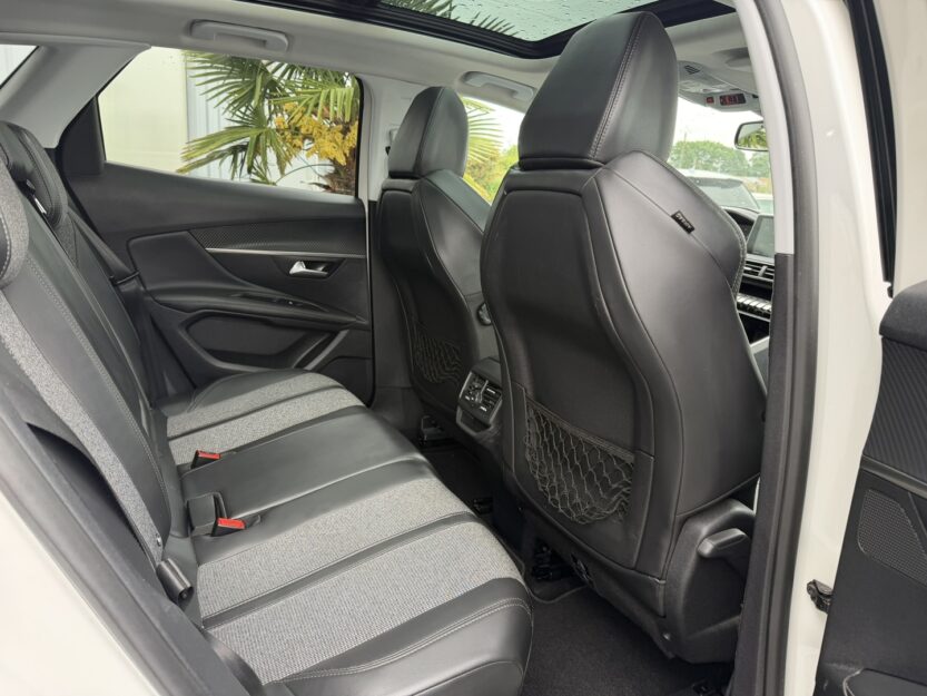 Voiture PEUGEOT 3008