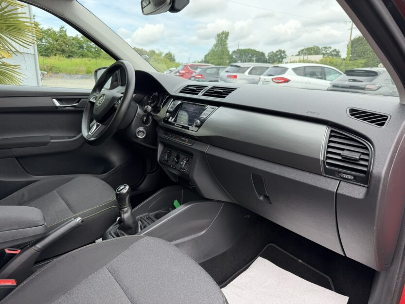 Voiture SKODA FABIA
