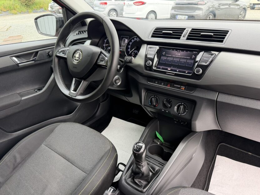 Voiture SKODA FABIA