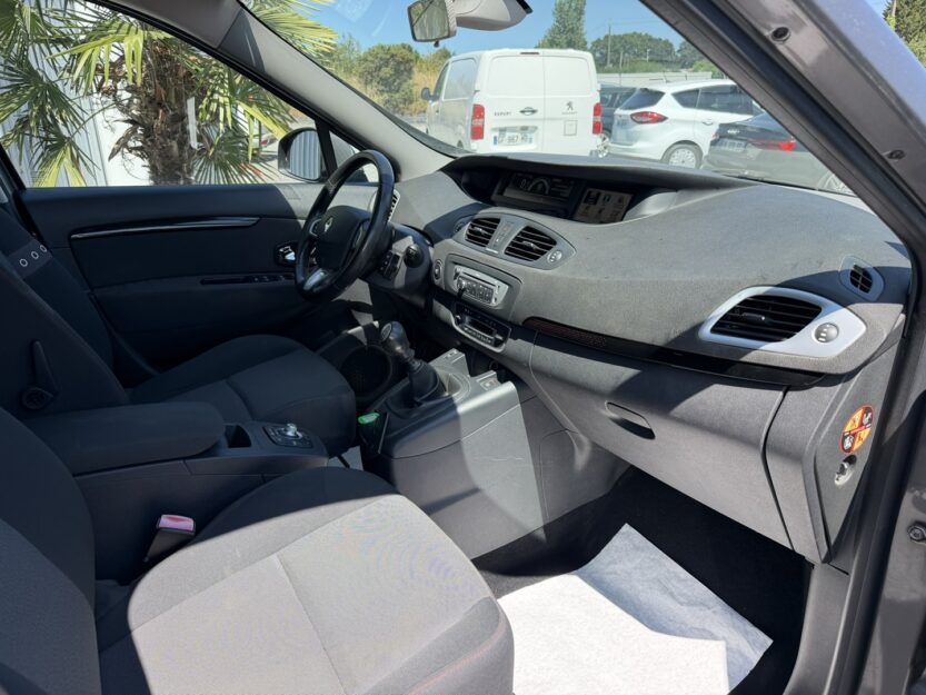 Voiture RENAULT GRAND SCENIC III