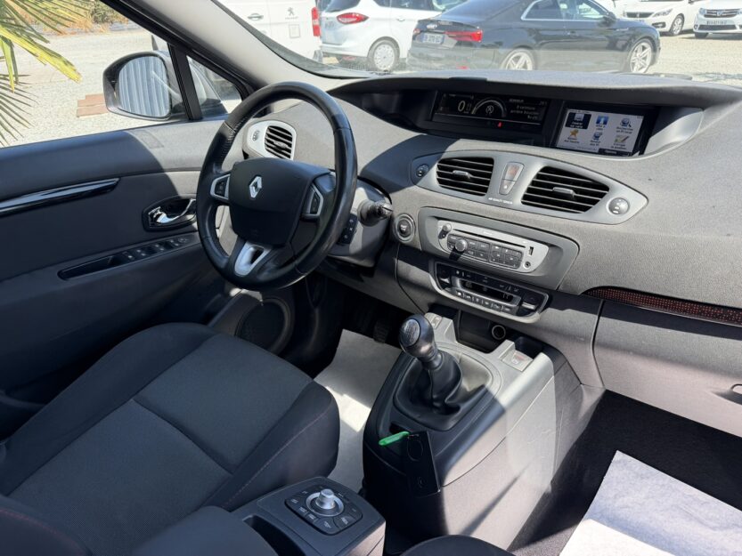 Voiture RENAULT GRAND SCENIC III