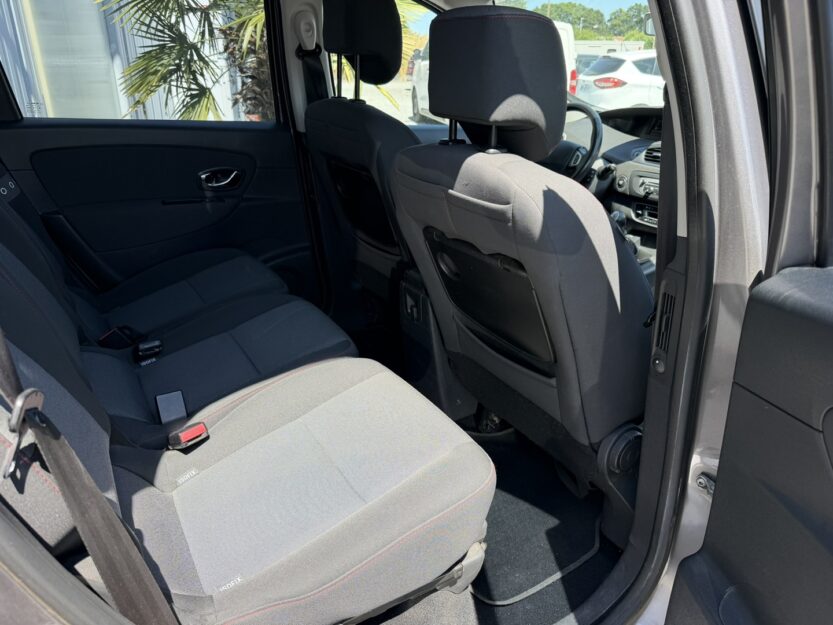 Voiture RENAULT GRAND SCENIC III