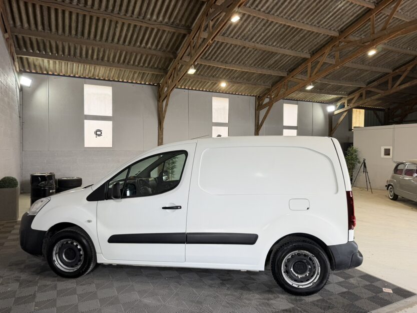 Voiture PEUGEOT PARTNER