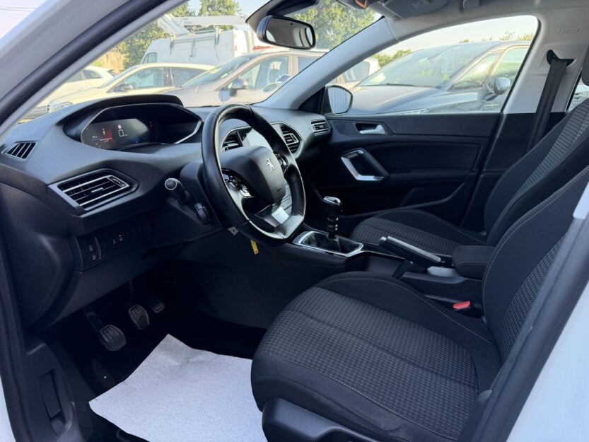 Voiture PEUGEOT 308
