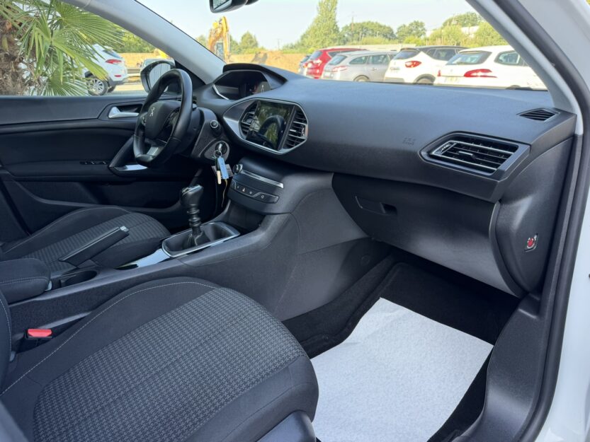 Voiture PEUGEOT 308