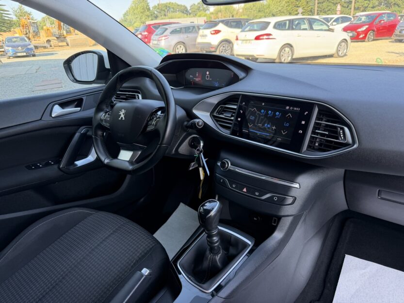 Voiture PEUGEOT 308