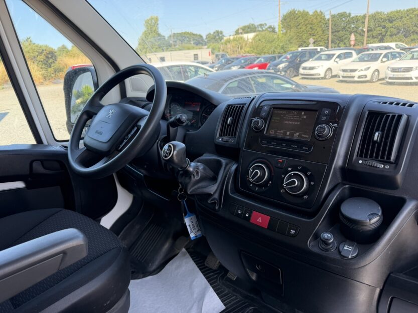 Voiture PEUGEOT BOXER FG