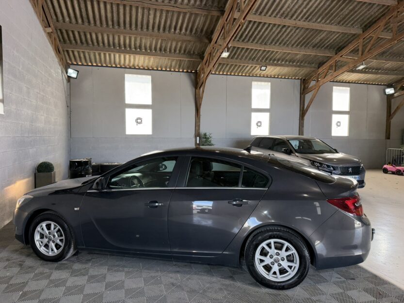 Voiture OPEL INSIGNIA