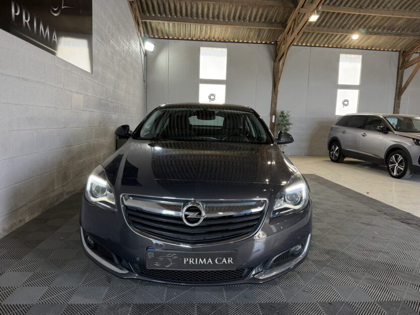 Voiture OPEL INSIGNIA