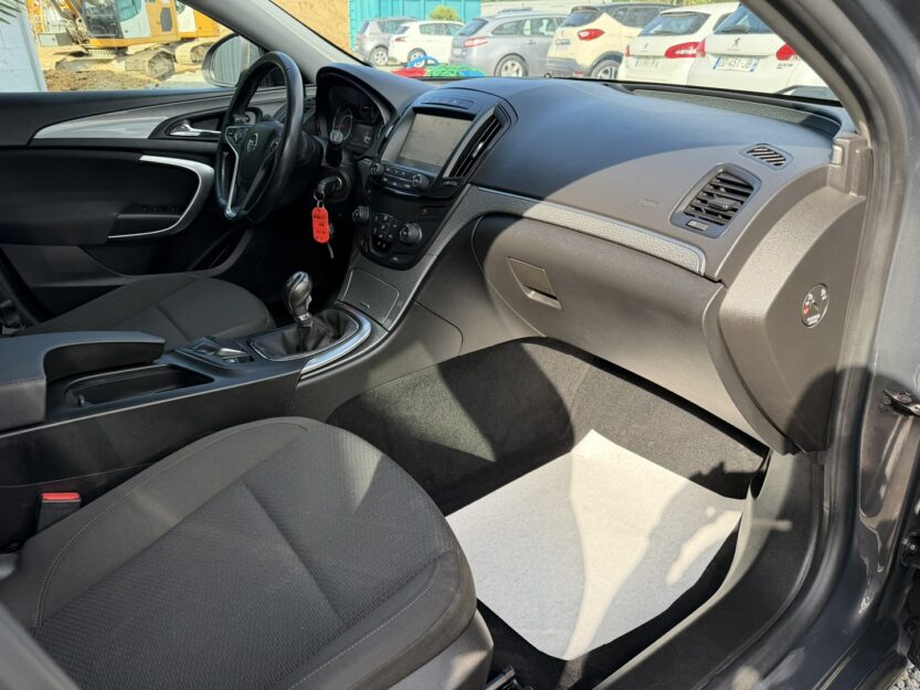Voiture OPEL INSIGNIA