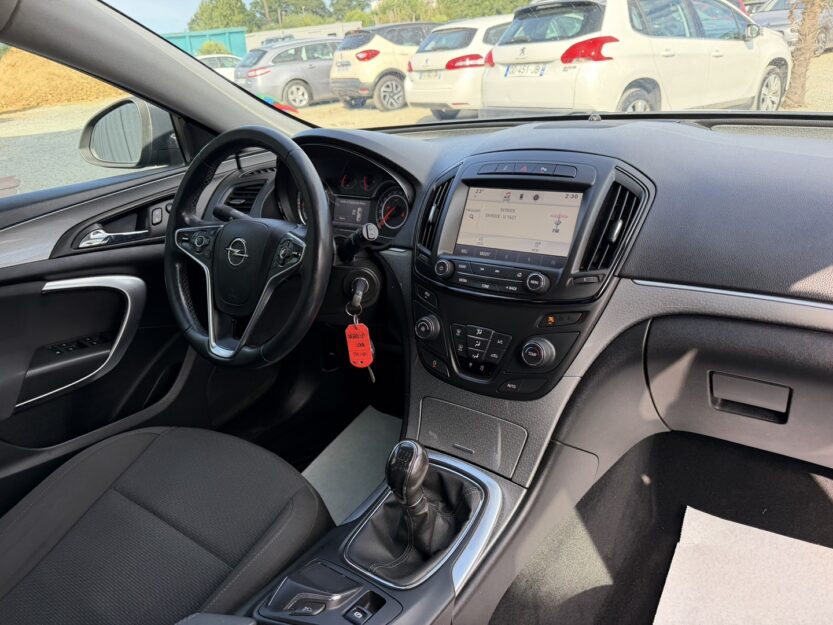 Voiture OPEL INSIGNIA