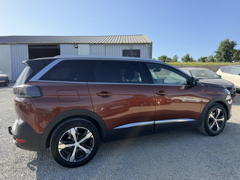 Voiture PEUGEOT 5008