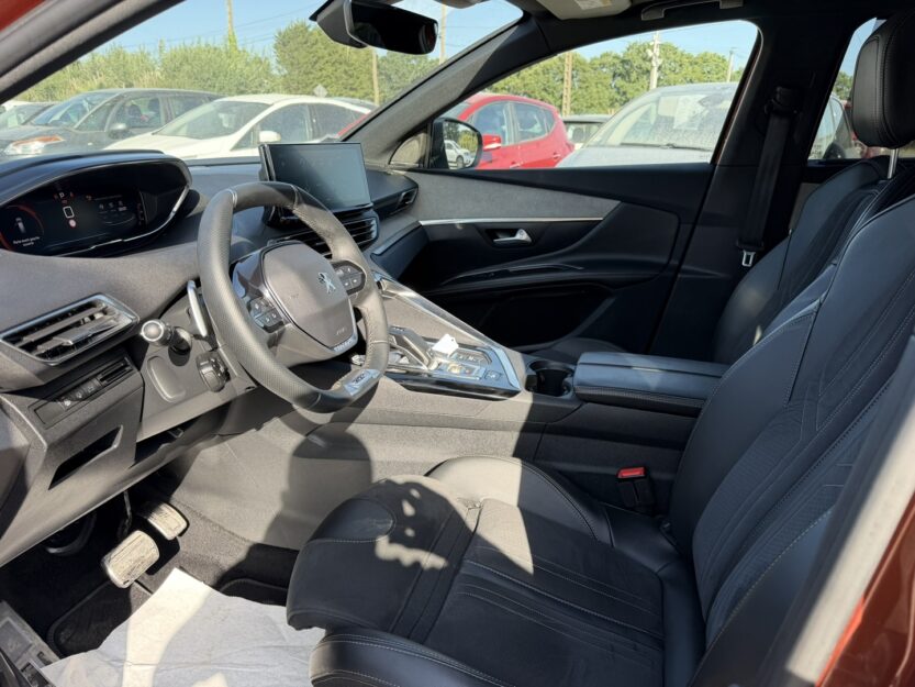 Voiture PEUGEOT 5008