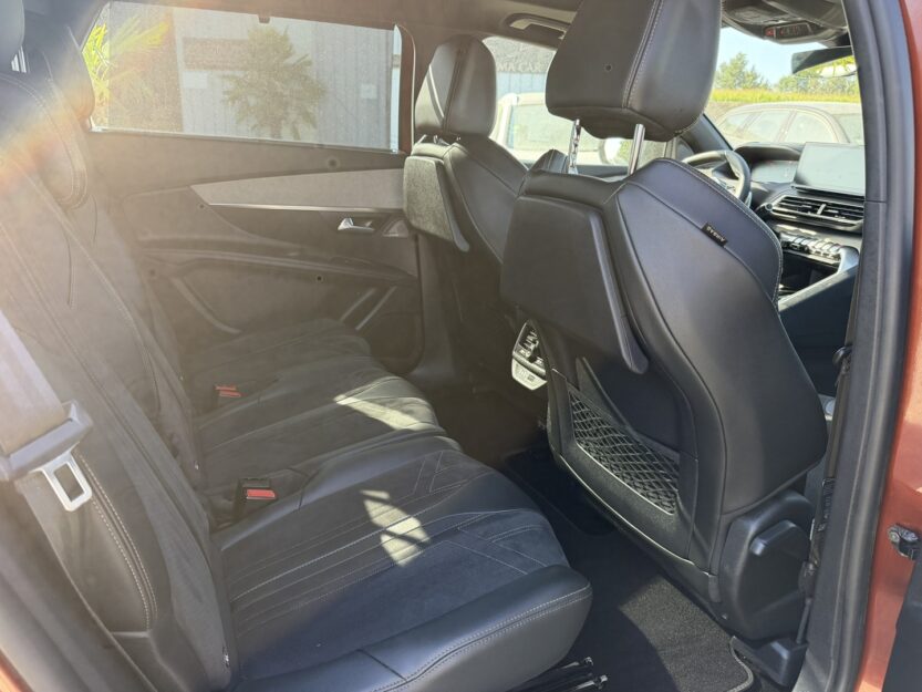 Voiture PEUGEOT 5008
