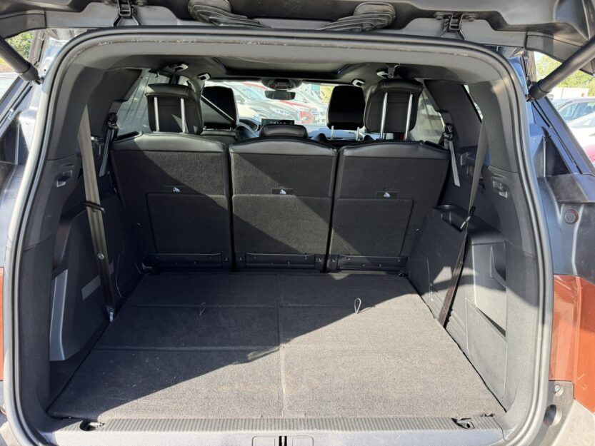 Voiture PEUGEOT 5008