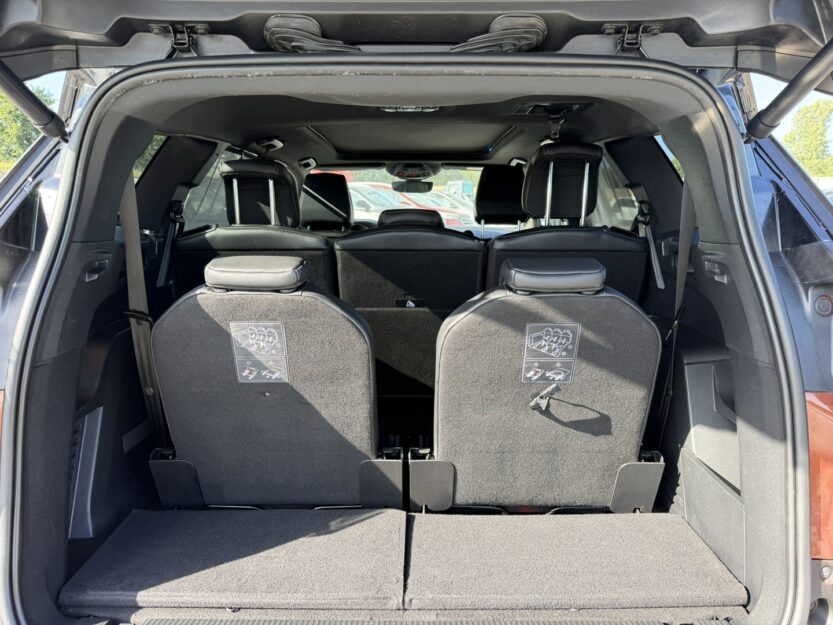 Voiture PEUGEOT 5008