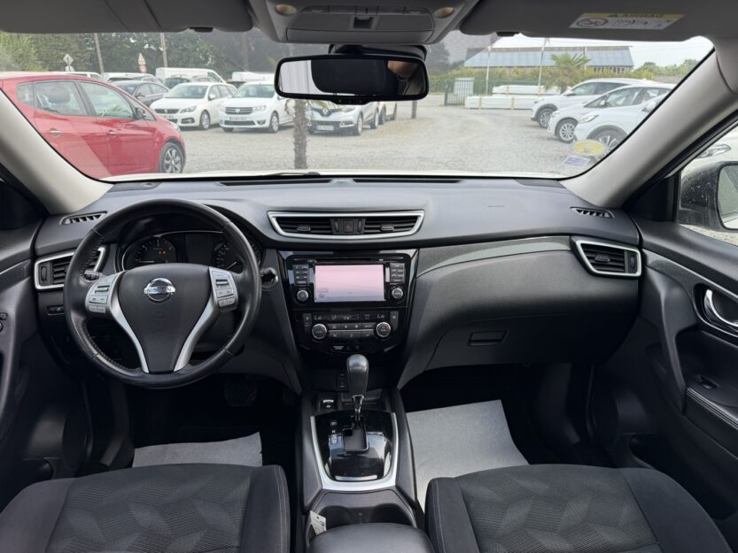 Voiture NISSAN X-TRAIL