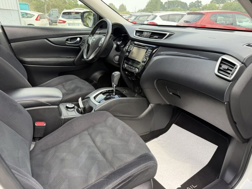 Voiture NISSAN X-TRAIL