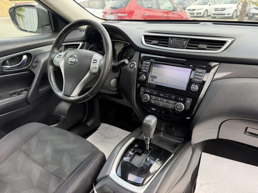 Voiture NISSAN X-TRAIL
