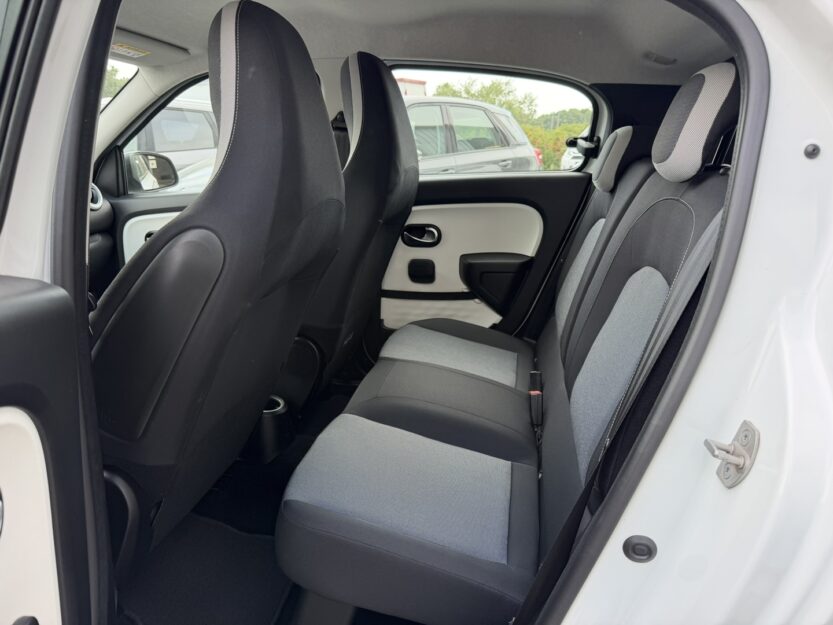 Voiture RENAULT TWINGO III