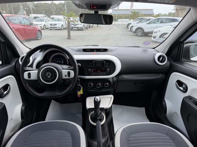 Voiture RENAULT TWINGO III