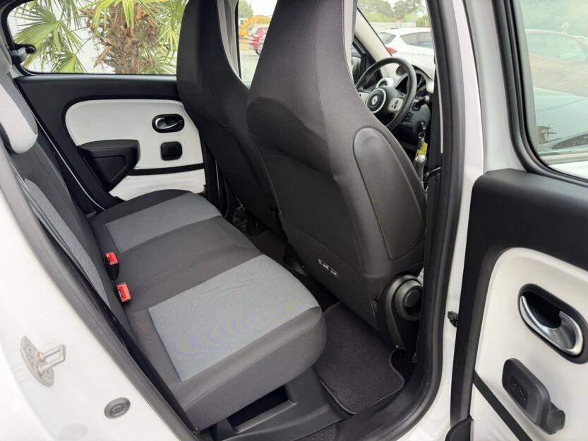 Voiture RENAULT TWINGO III